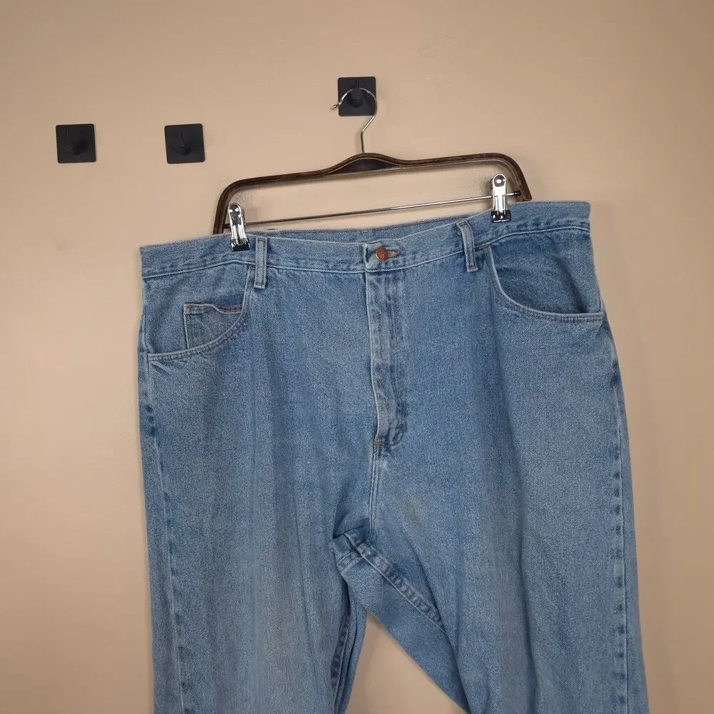 Rustler Relaxed Fit Straight Leg 100% Cotton Jeans in Light Wash Size 42x32